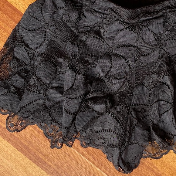 FLORAL SHORTS/SKORT - Picture 5 of 5